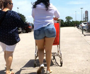 Latina Plumper Virgin knew how to walk with the cart!!